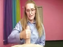 지 않는 그의 어머니는 데 도움이 쉽게 자신의 긴장감