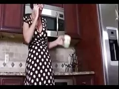 금발의 mom fuck 에 대한 최고의 카운터